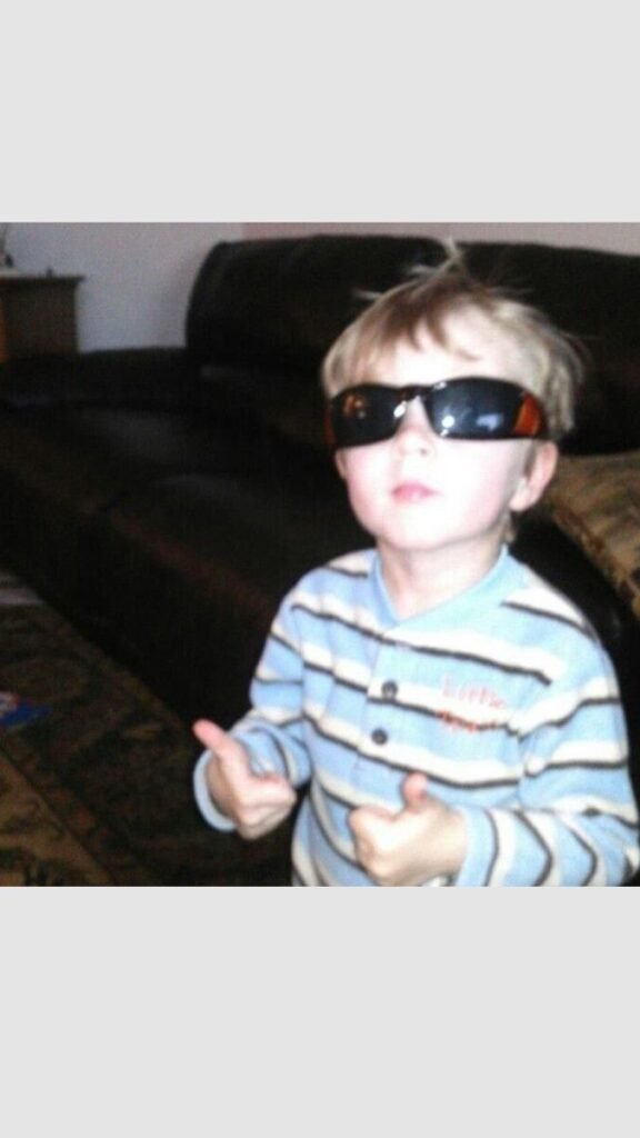 Y2K PFP Boy