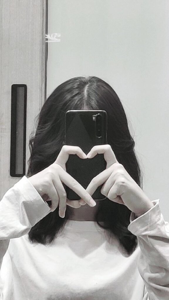 Heart Aesthetic PFP Girl